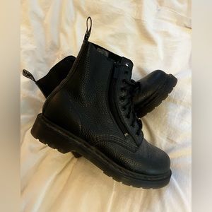 New Dr. Martens Women's Pascal with Zip Combat Boot size 9